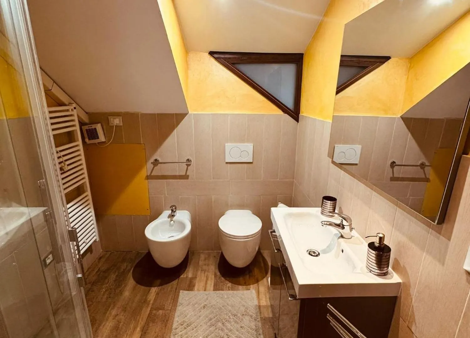 アパート Residenza Le Dimore Centro ヴェローナ